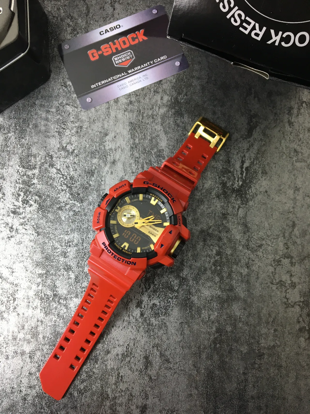 Casio G-Shock GA-100 Reloj Deportivo Rojo y Oro 6