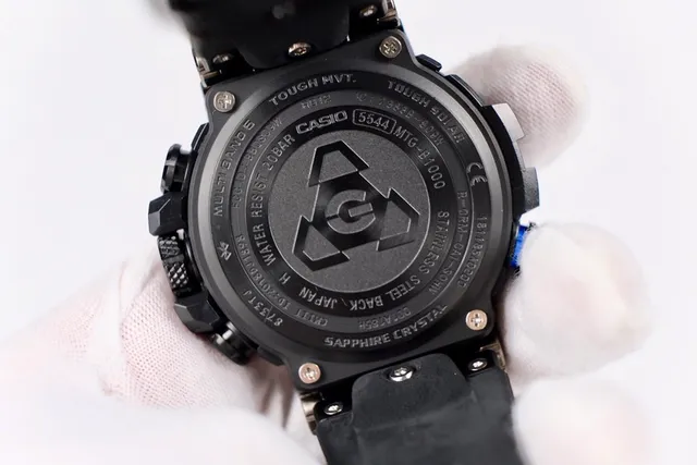 Casio G-Shock MT-G काले और नीले स्पोर्ट्स वॉच 2