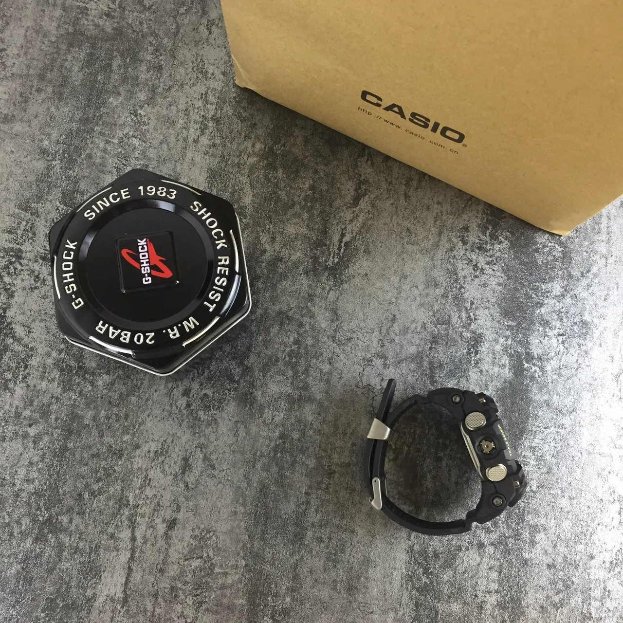 Casio G-Shock Mudmaster Triple Sensor ساعة رياضية سوداء وذهبية 2
