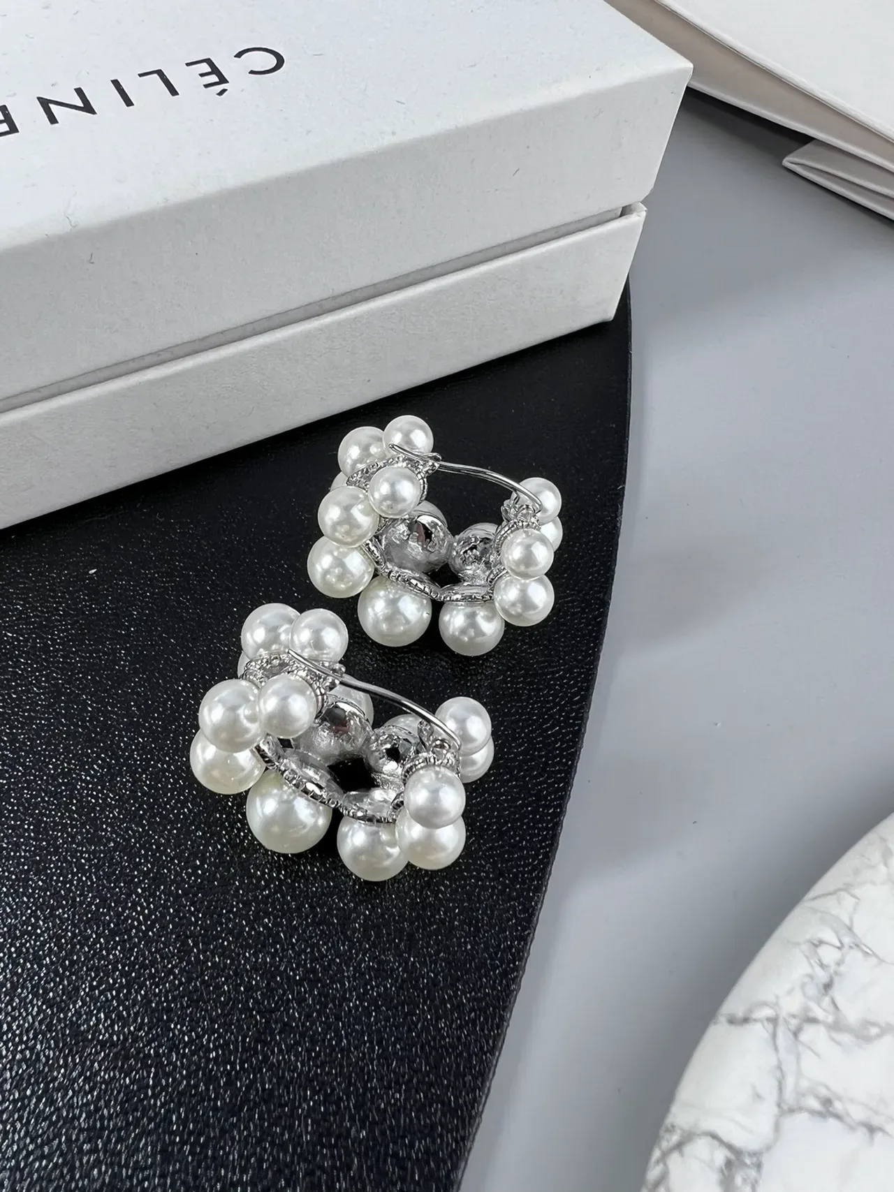 Céline Perles Blanches et Argentées Cluster Bijoux Métal 8