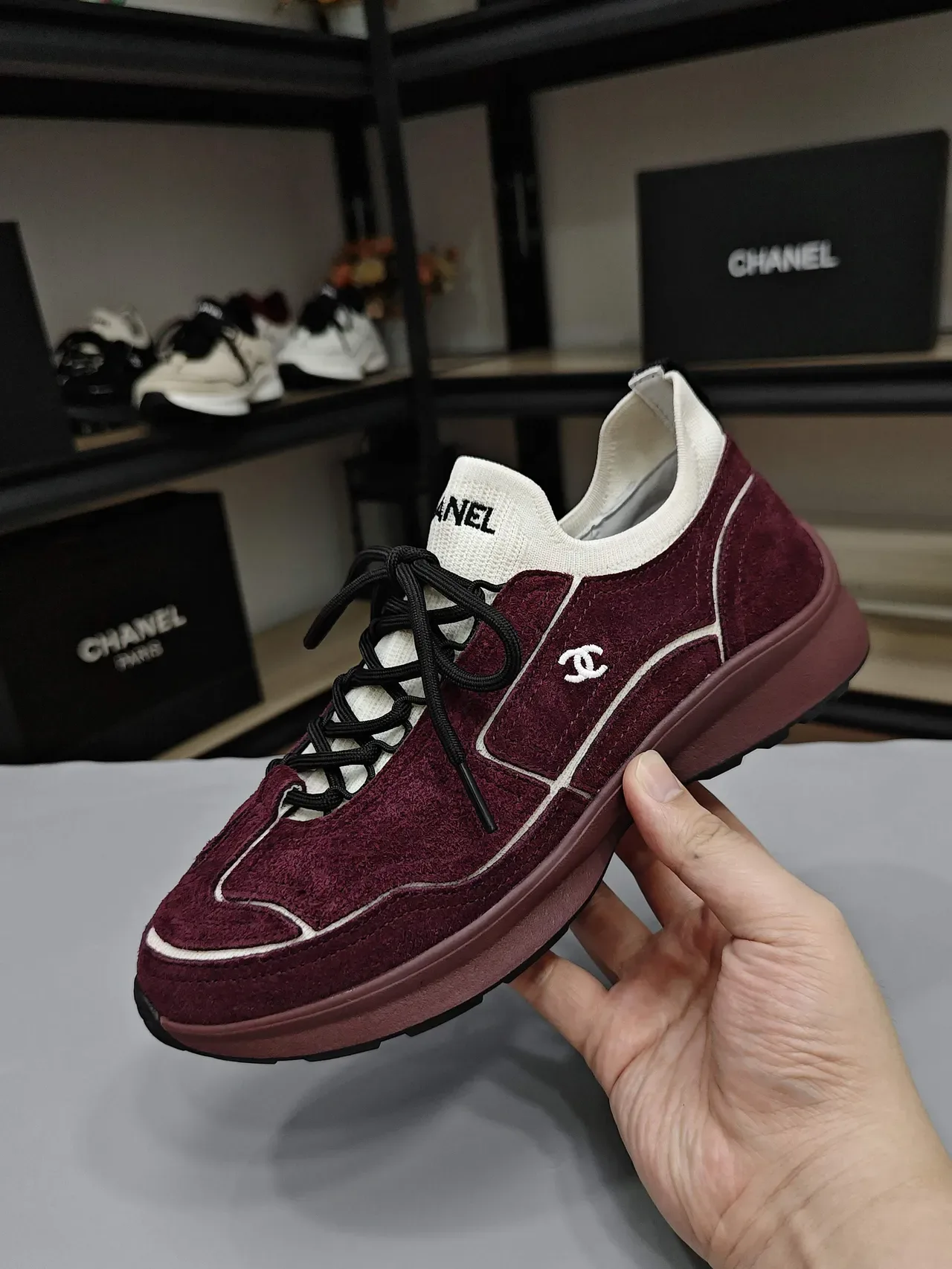 Chanel 酒红色 白色 麂皮 鞋面 针织 领 生活方式 运动鞋 4