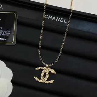 Chanel Camellia CC 吊坠 金色花卉项链