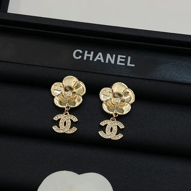Chanel Fleur Camélia Boucles d'oreilles Cristal Or doré 5
