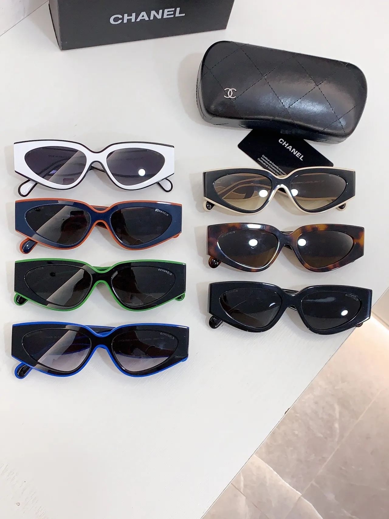 Chanel Gafas de Sol Cat-Eye de Dos Tonos Navy y Naranja 2