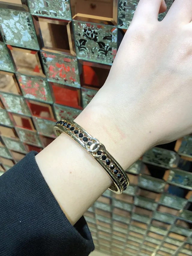Chanel CC bracelet or noir rigide manchette pavé cristal bande bracelet 2