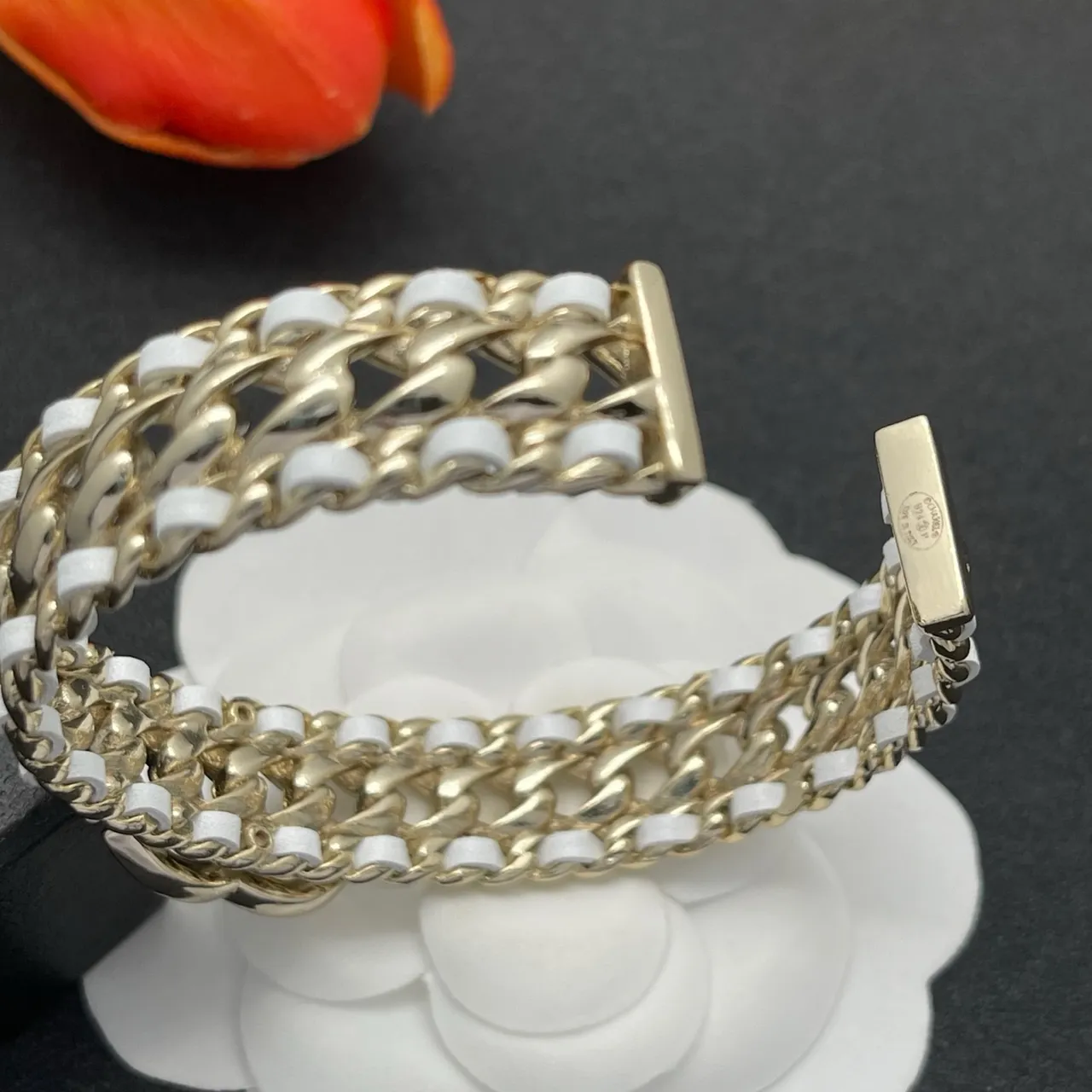 Chanel CC Pulseira Ouro Branco Corrente de Eslabões Curvos Inserções de Resina Pulseira 3