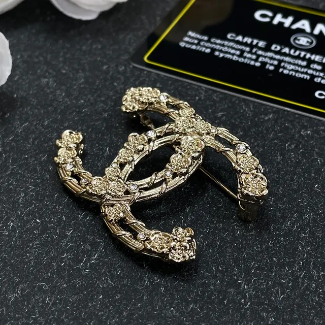 Chanel CC Brooch Gold-Tone Floral Crystal Embellished Brooch 3