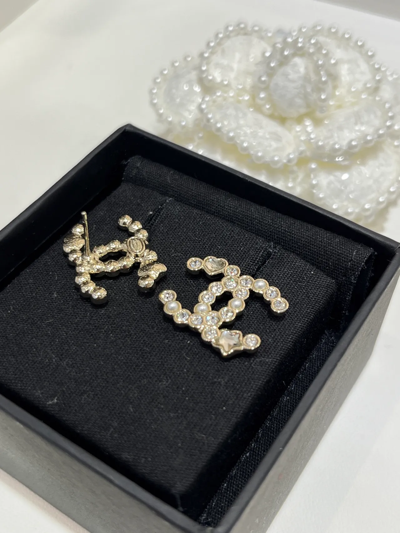 Chanel CC Cristal et Perle Boucles d'oreilles Stud 9