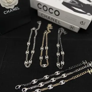 Chanel CC Link فضة ذهب Interlocking Logo Links Pave Crystal Detailing قلادة