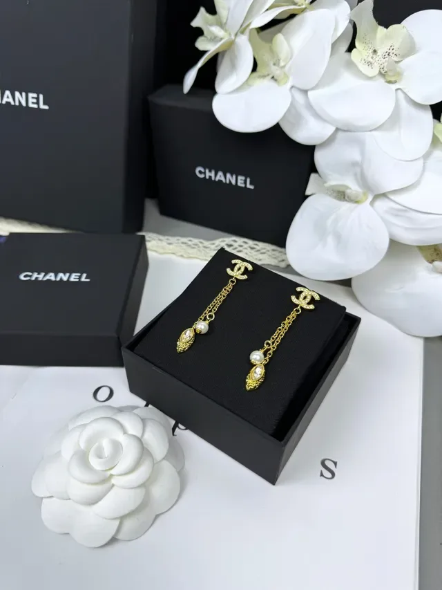Chanel CC Logo 金色 珍珠 水晶 垂坠耳环 3