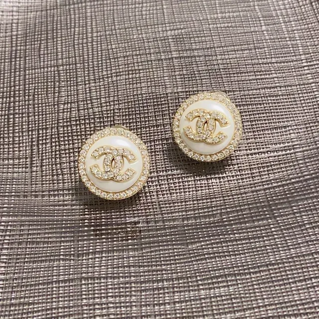 Chanel Boucles d'Oreilles CC Logo Stud Or Blanc Circulaire Cristal Incrusté Halo 4