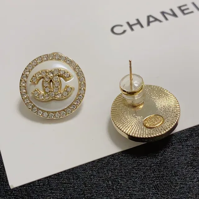 Chanel Boucles d'Oreilles CC Logo Stud Or Blanc Circulaire Cristal Incrusté Halo 6