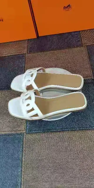 Chanel CC Slide أبيض شعار متشابك صندل كاجوال 4