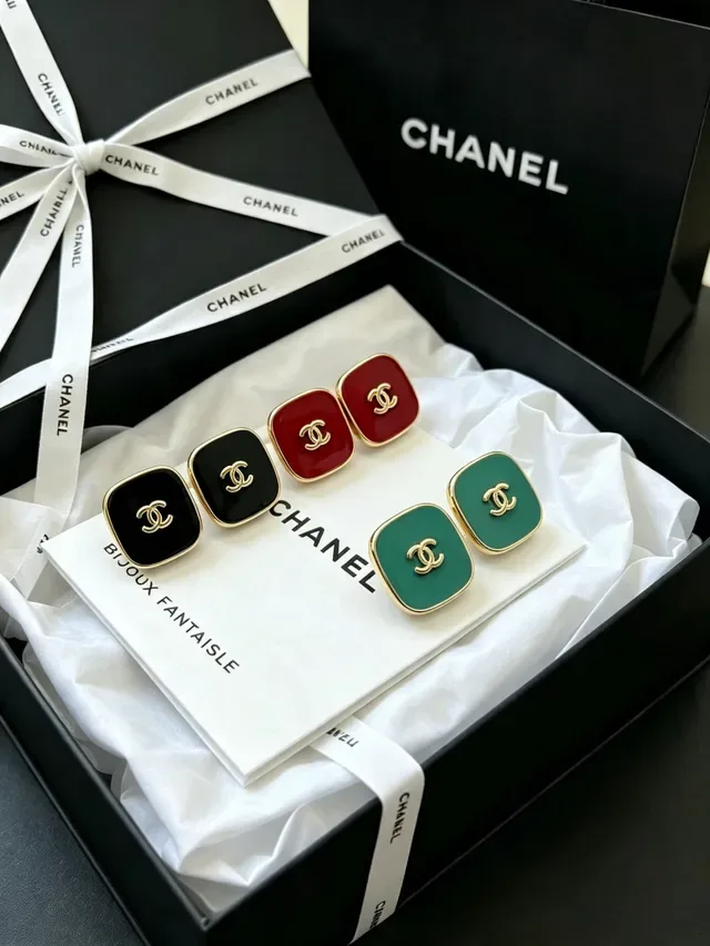 Chanel CC Square Green Enamel Gold-Tone Stud Earrings 4