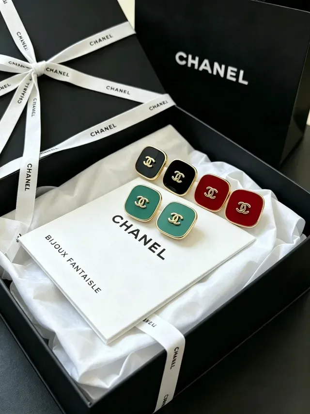 Chanel CC Square Green Enamel Gold-Tone Stud Earrings 5