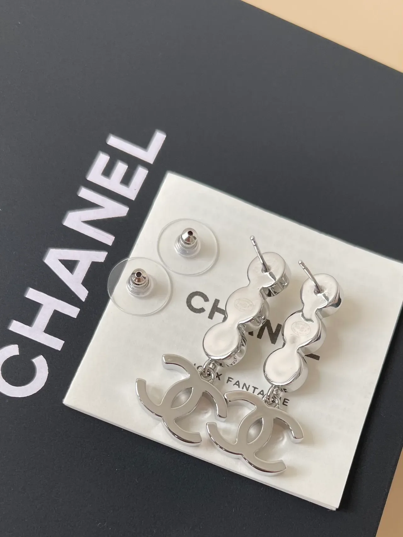 Chanel Boucles d'oreilles pendantes CC Logo Perles et Cristaux 3