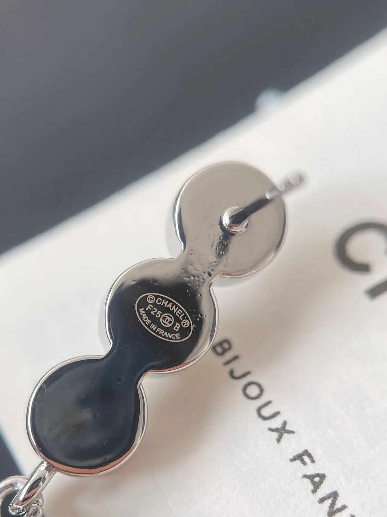 Chanel Boucles d'oreilles pendantes CC Logo Perles et Cristaux 4