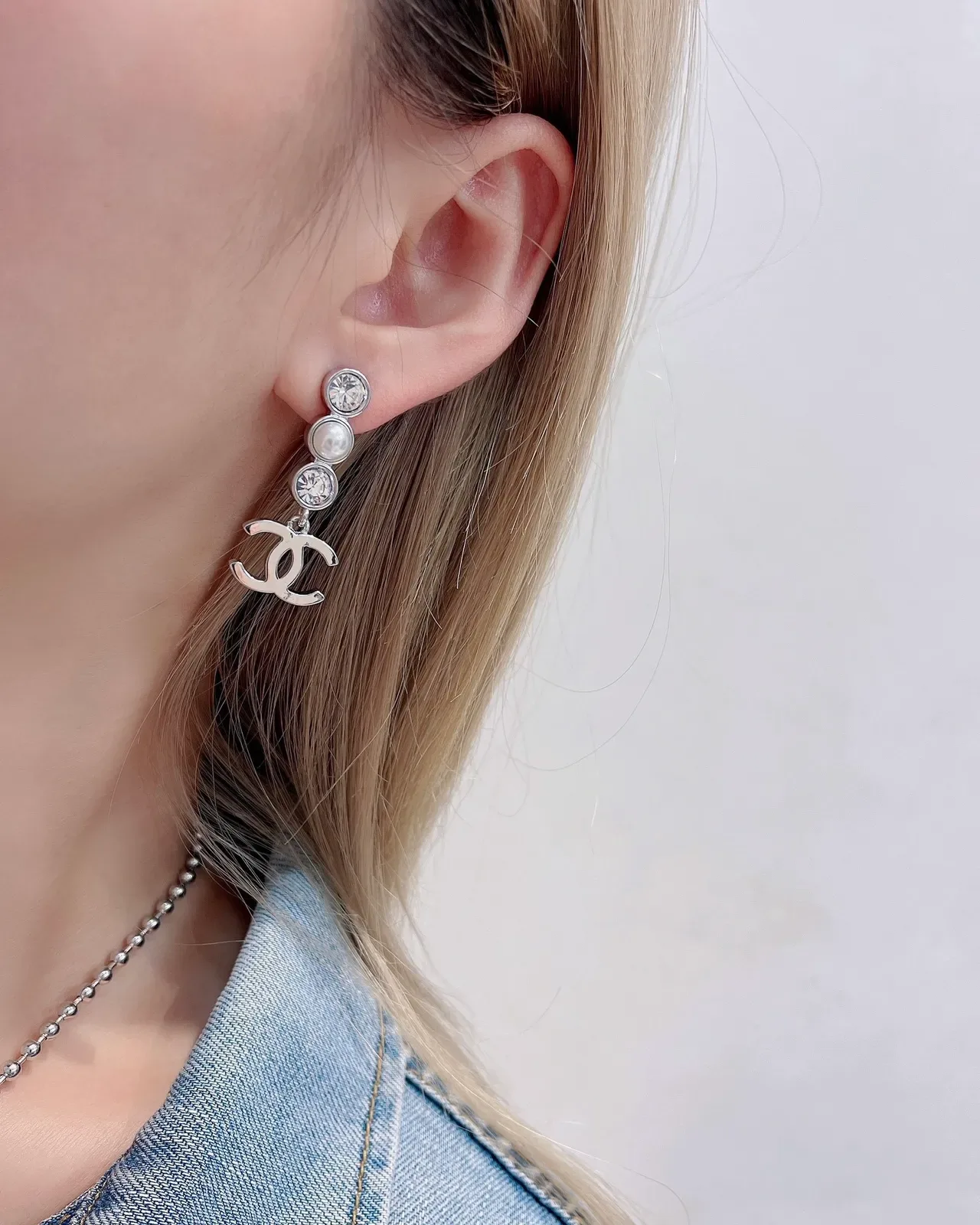 Chanel Boucles d'oreilles pendantes CC Logo Perles et Cristaux 8