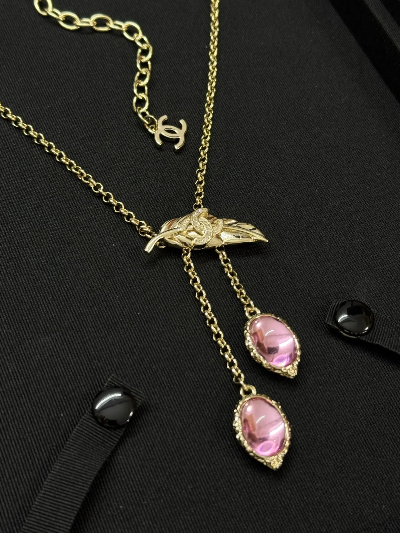 Chanel pendentif plume chaîne or rose 3