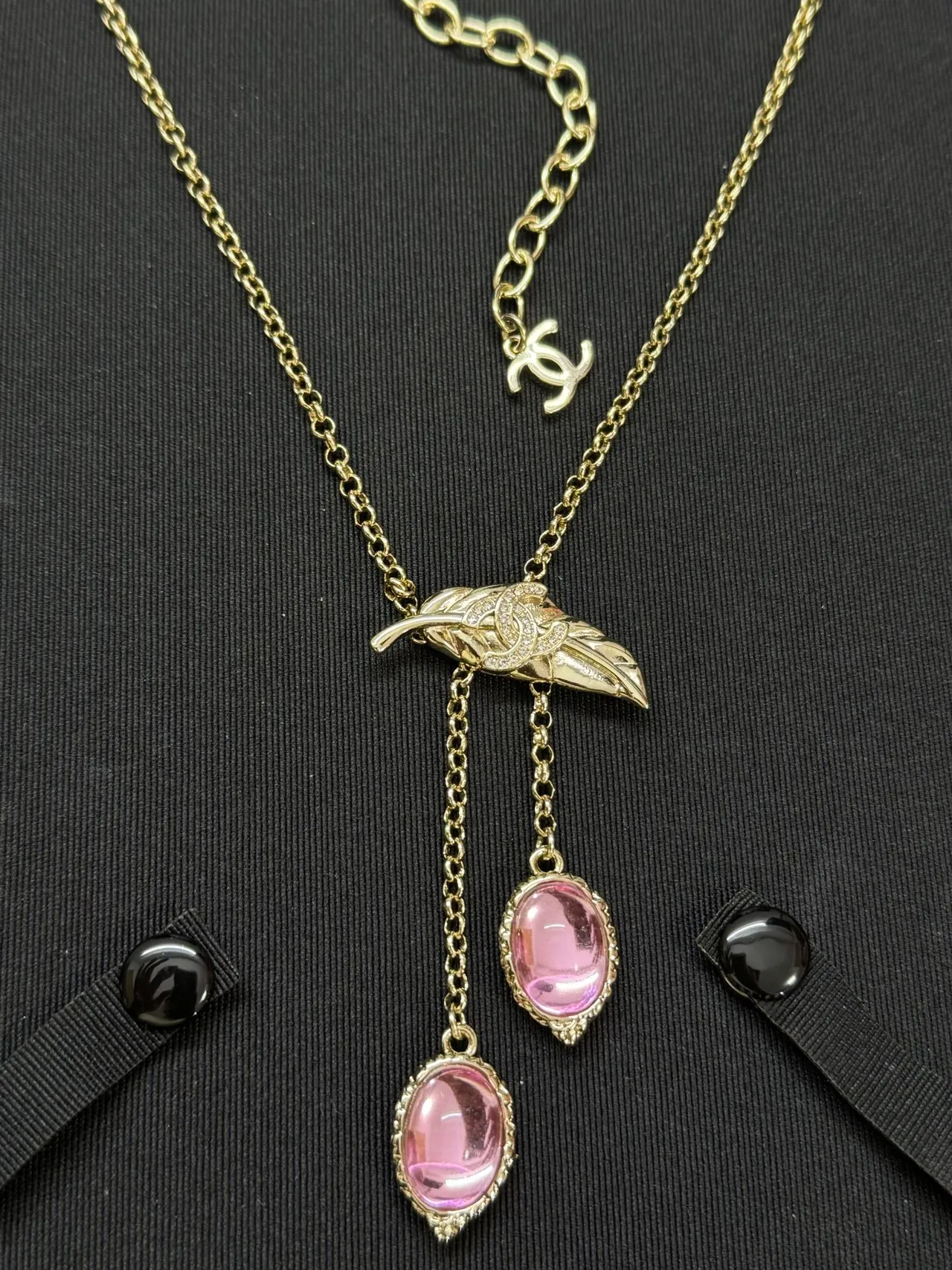 Chanel pendentif plume chaîne or rose 6