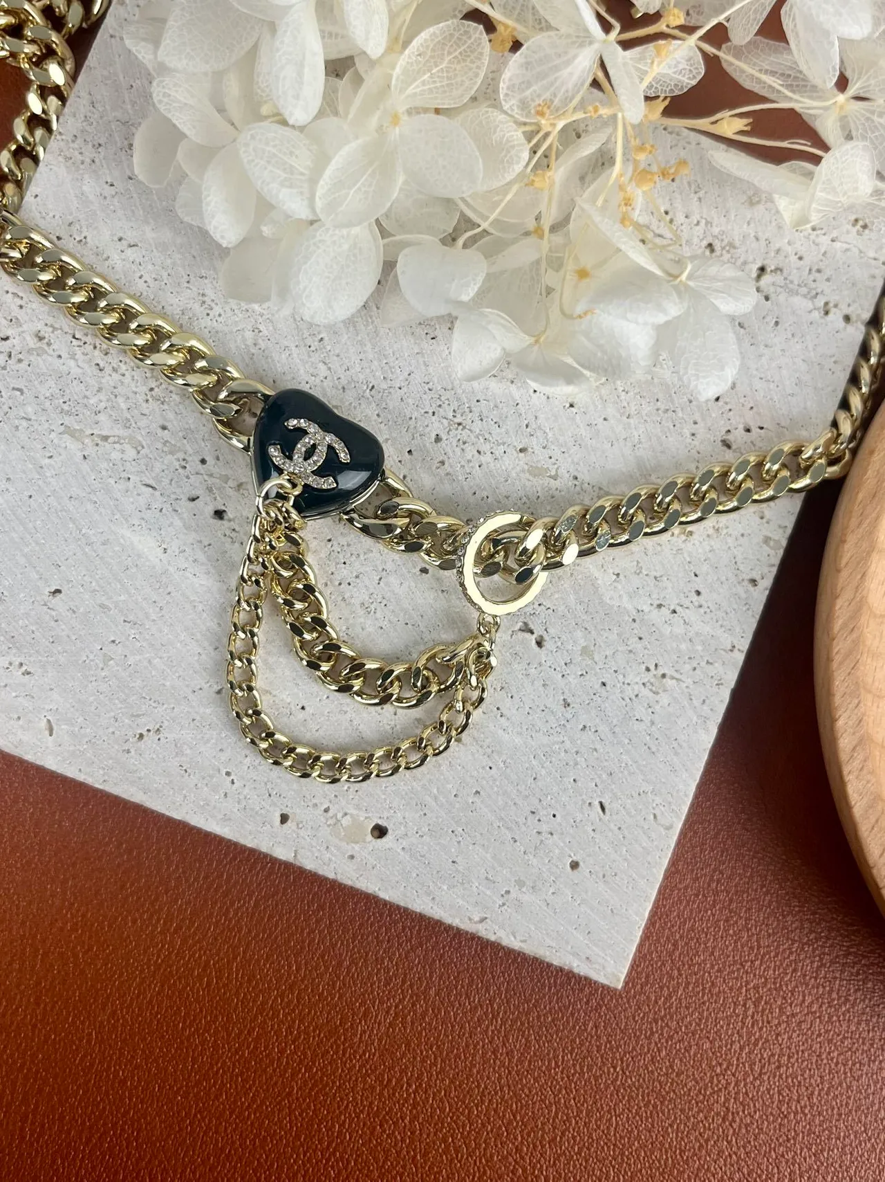 Chanel Chaîne Curb Or Noir Émail Pendentif Cœur Collier 4