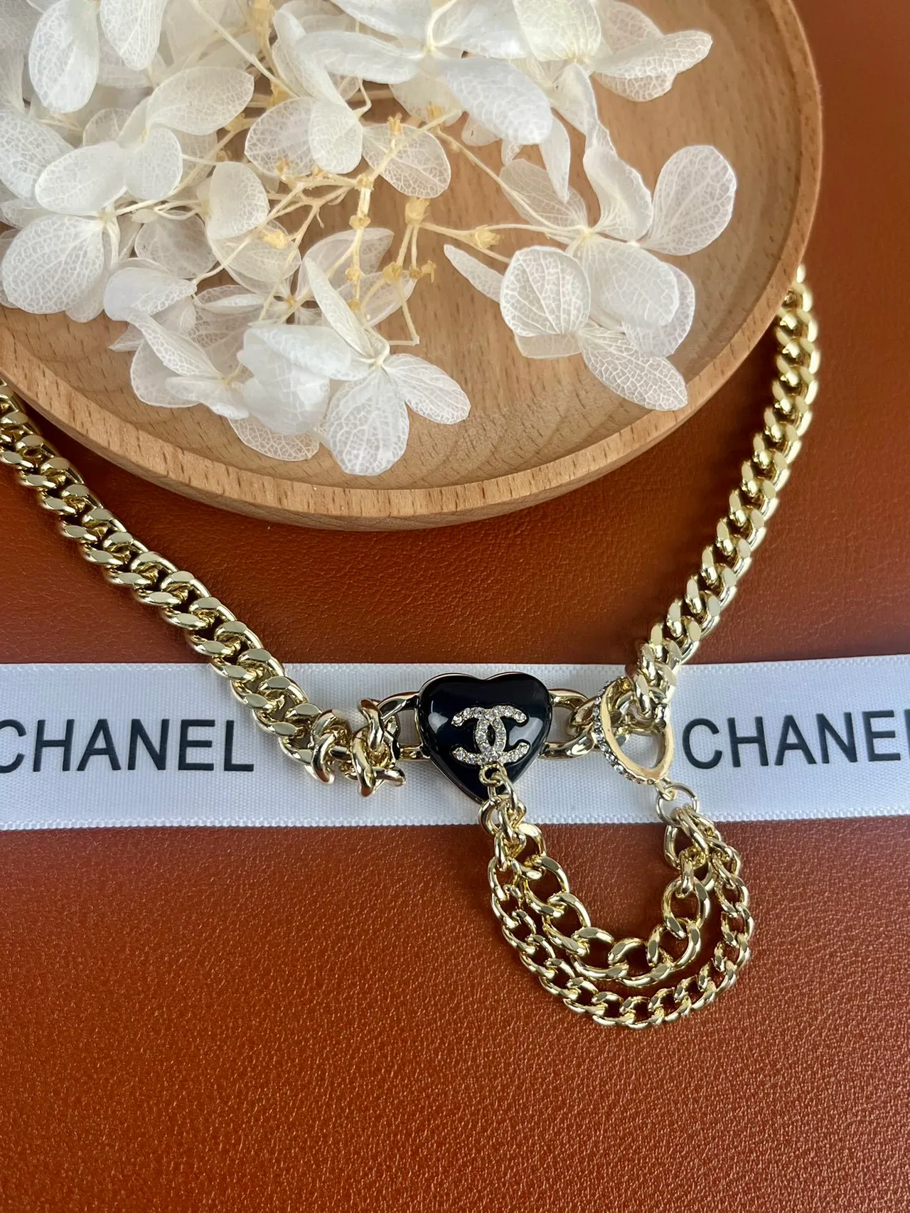 Chanel Chaîne Curb Or Noir Émail Pendentif Cœur Collier 6