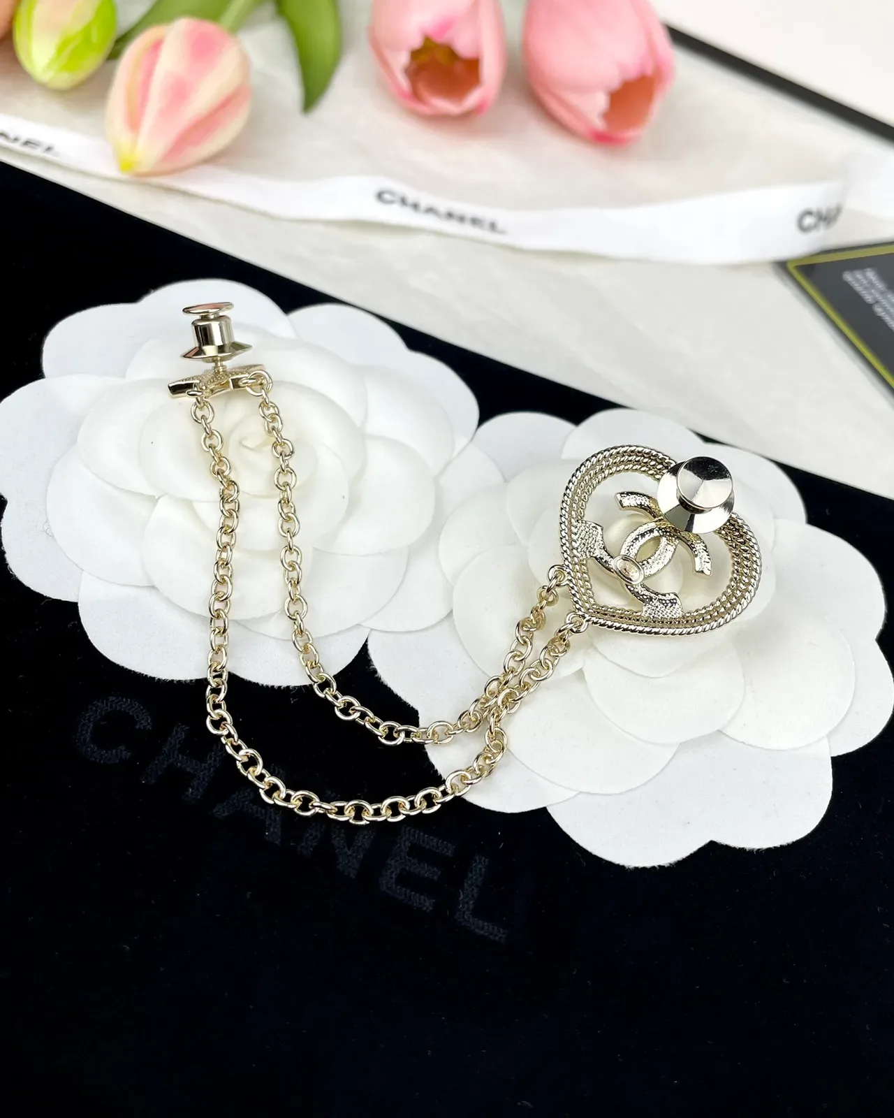 Chanel हार्ट CC ক্রিস্টাল এবং পার্ল-স্টার চেইন ব্রোচ 7