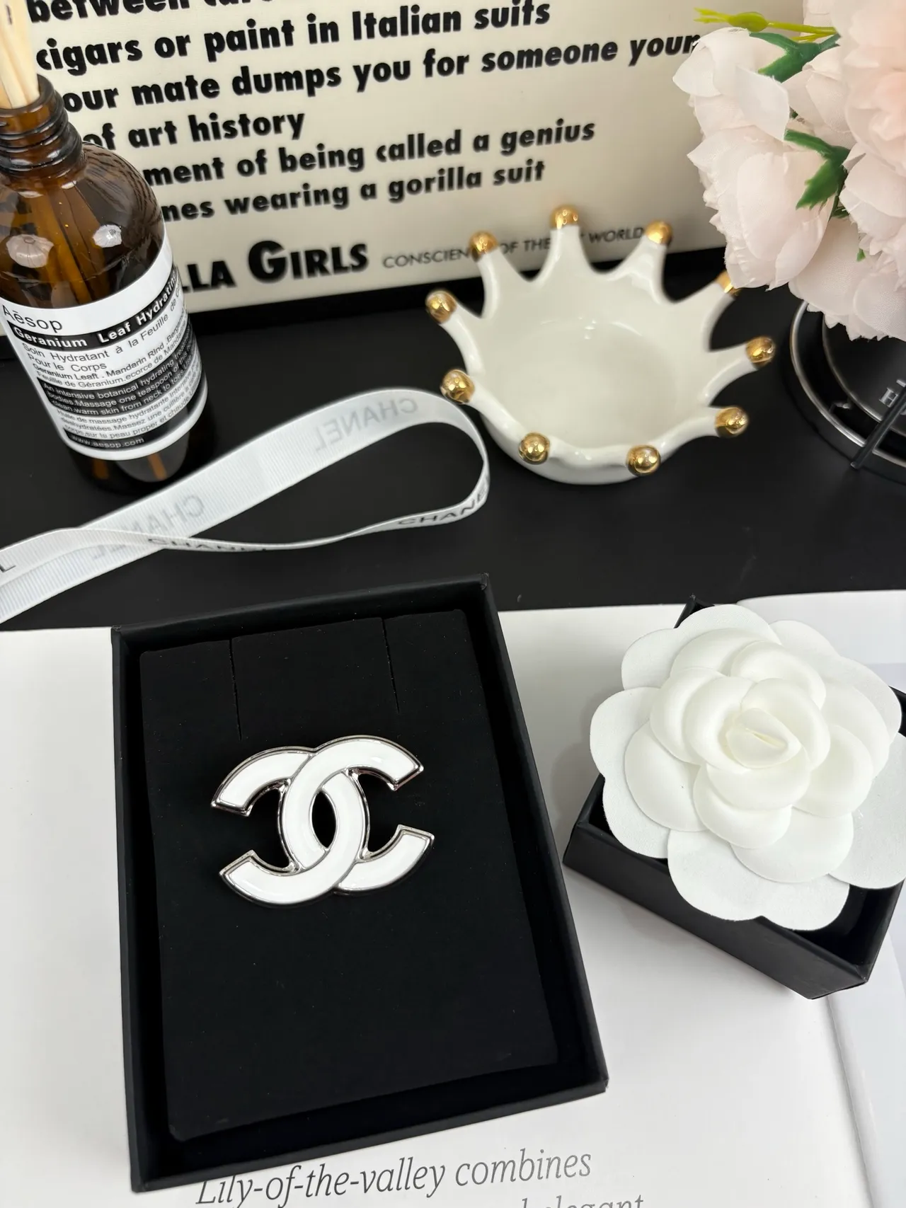 Chanel Interlocking CC Enamel Brooch 3