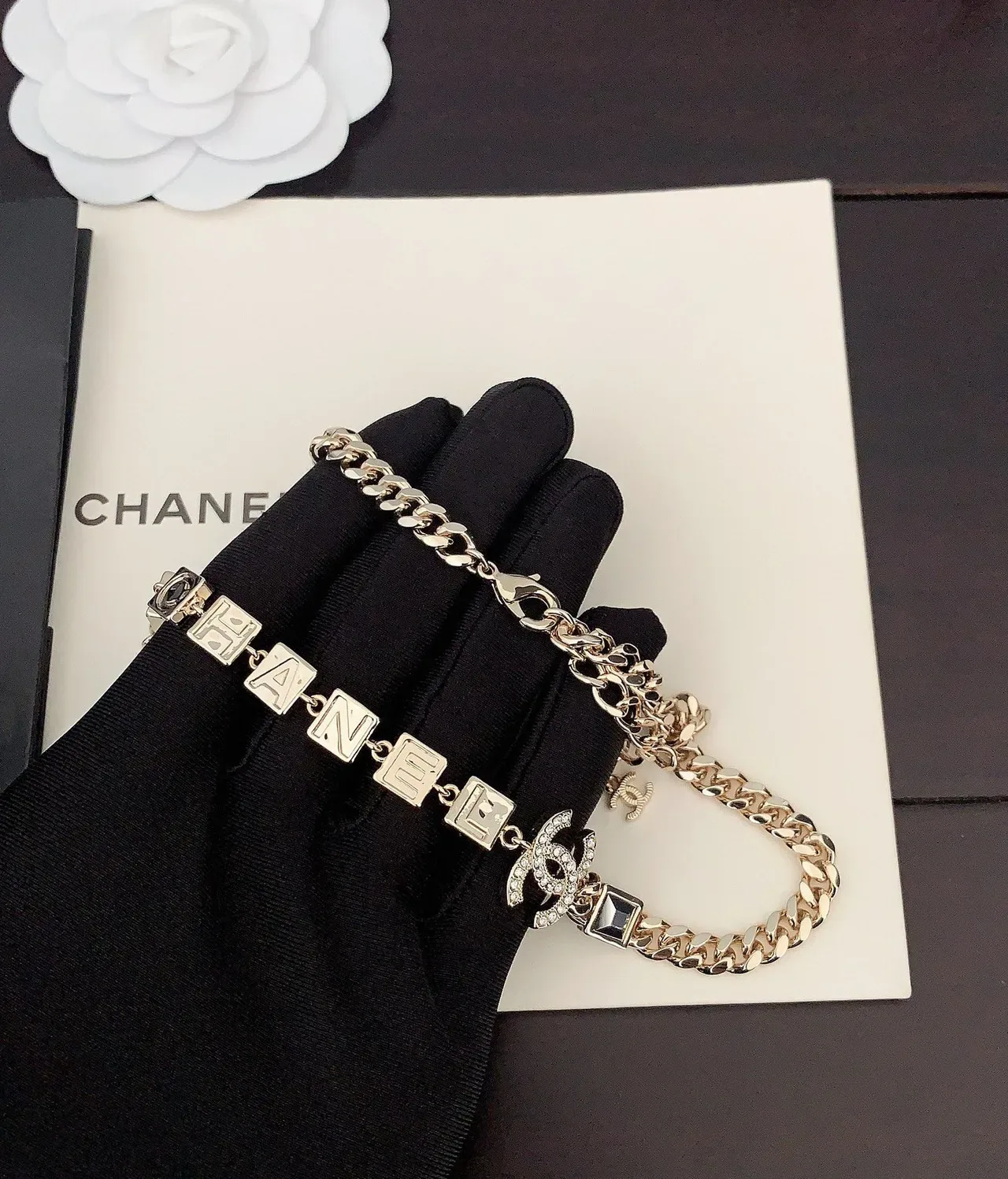Chanel Logo Alphabet 金白 Curb Chain Pavé-Crystal CC 项链 5