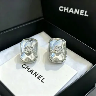 Chanel Melted Metal CC Logo وصلات أذن مستطيلة