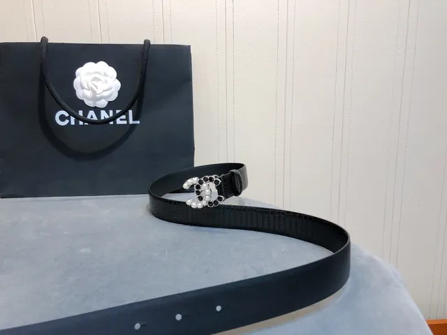 Chanel মুক্তা এবং ক্রিস্টাল CC বাকল বেল্ট কালো সাদা কুমির এমবস লেদার বেল্ট 6