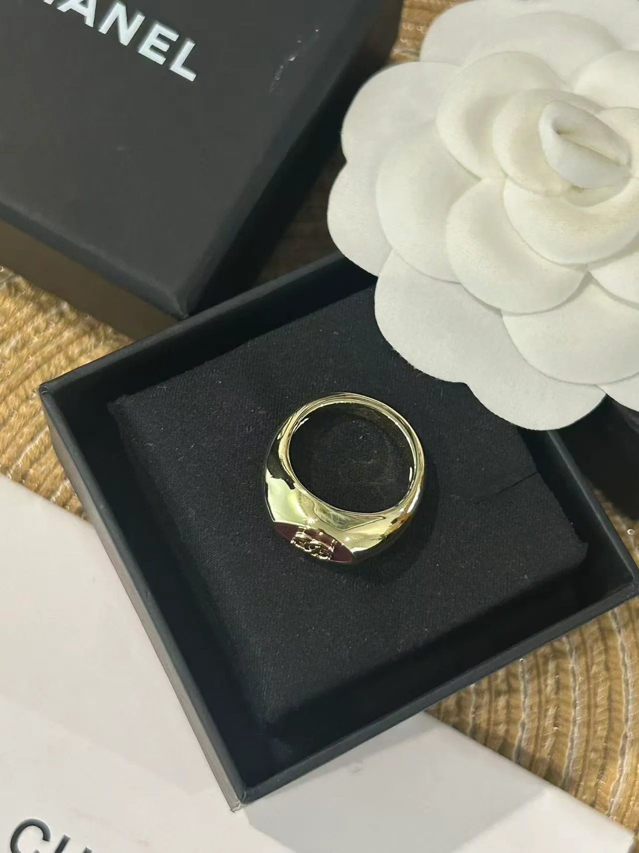 Chanel خاتم ذهبي أسود مينا نقش خاتم 3
