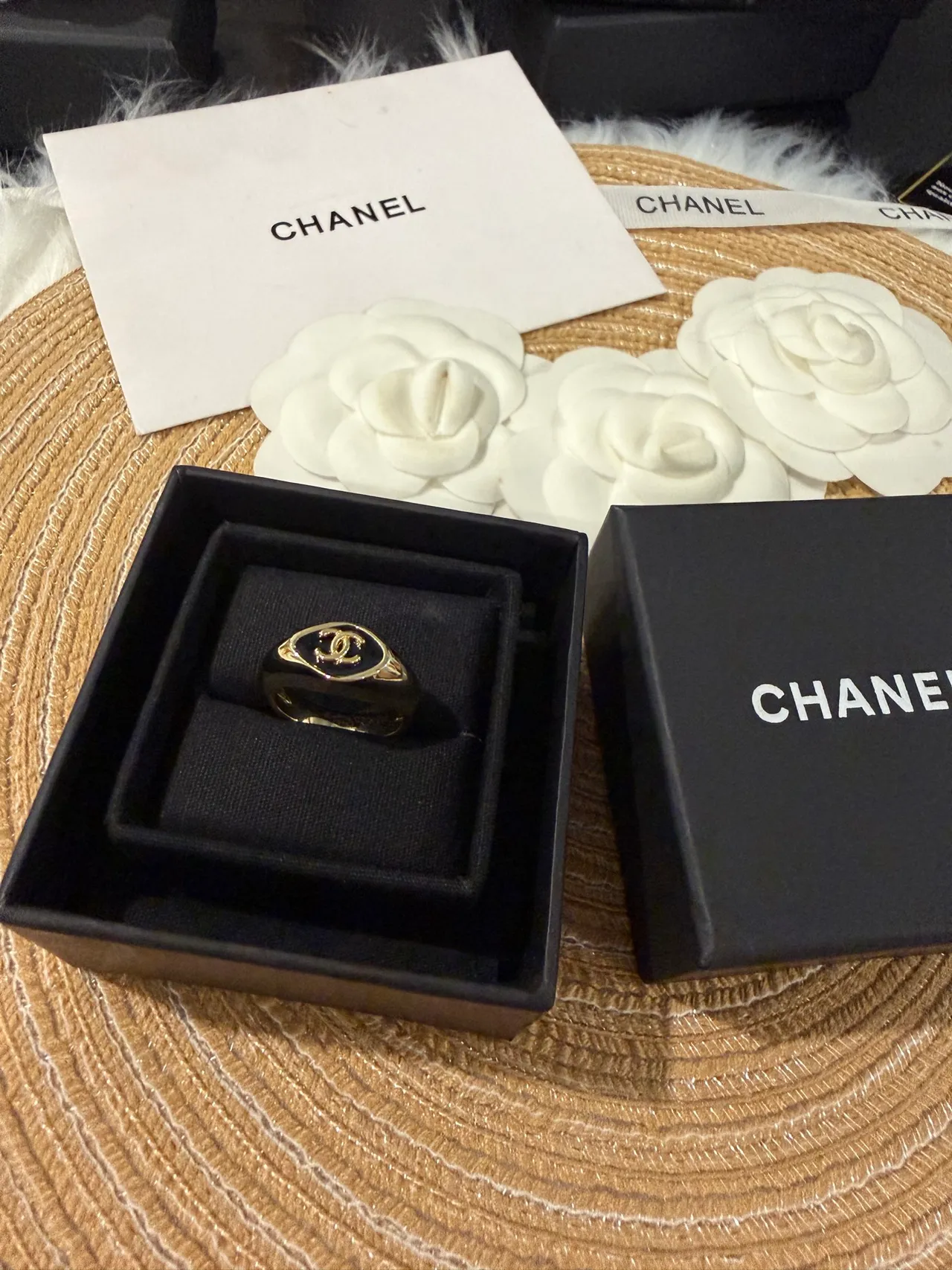 Chanel خاتم ذهبي أسود مينا نقش خاتم 9