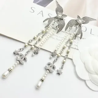 Chanel Aros Plata Blanco Cristal Encruestado Pájaro-Top Multi-Strand Perla Pendientes de caída