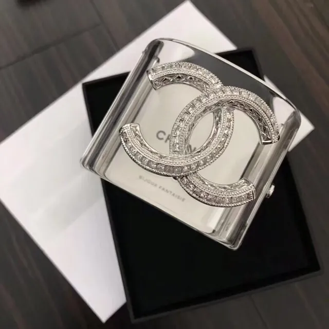 Chanel স্বচ্ছ রূপালী Crystal-Pavé ইন্টারলকিং CC লোগো হ্যান্ডব্যাগ 4