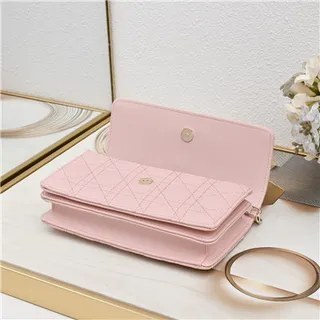 Chanel 白黑绗缝钻石缝线缎带蝴蝶结点缀手袋 12