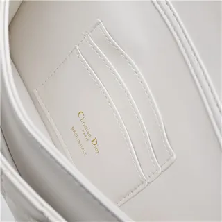 Chanel 白黑绗缝钻石缝线缎带蝴蝶结点缀手袋 20