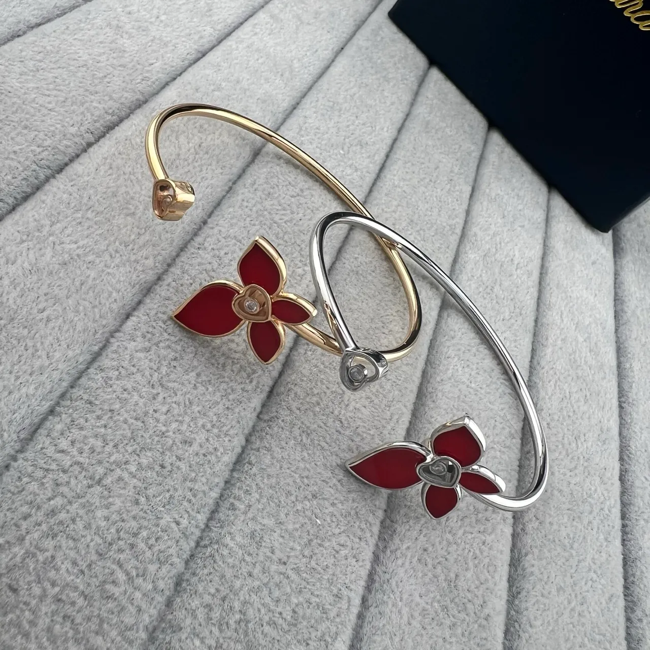 Chopard سوار ذهب أحمر نقش زهور بوشرة مينا شكل قلب مزين بالماس 5