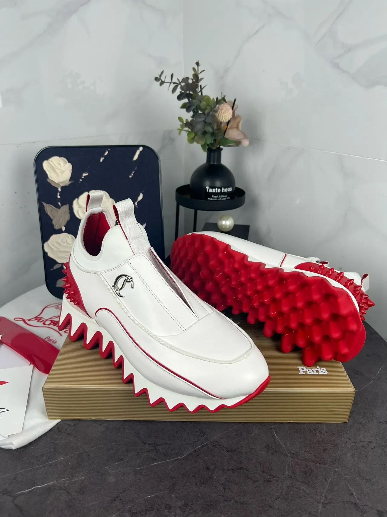 Christian Louboutin أبيض أحمر سيليب أون كعب مسمار لايف ستايل سنيكرز 9