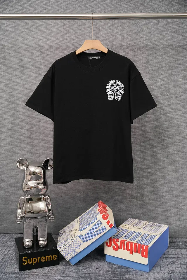 T-shirt noir Chrome Hearts à motif croix graphique 2
