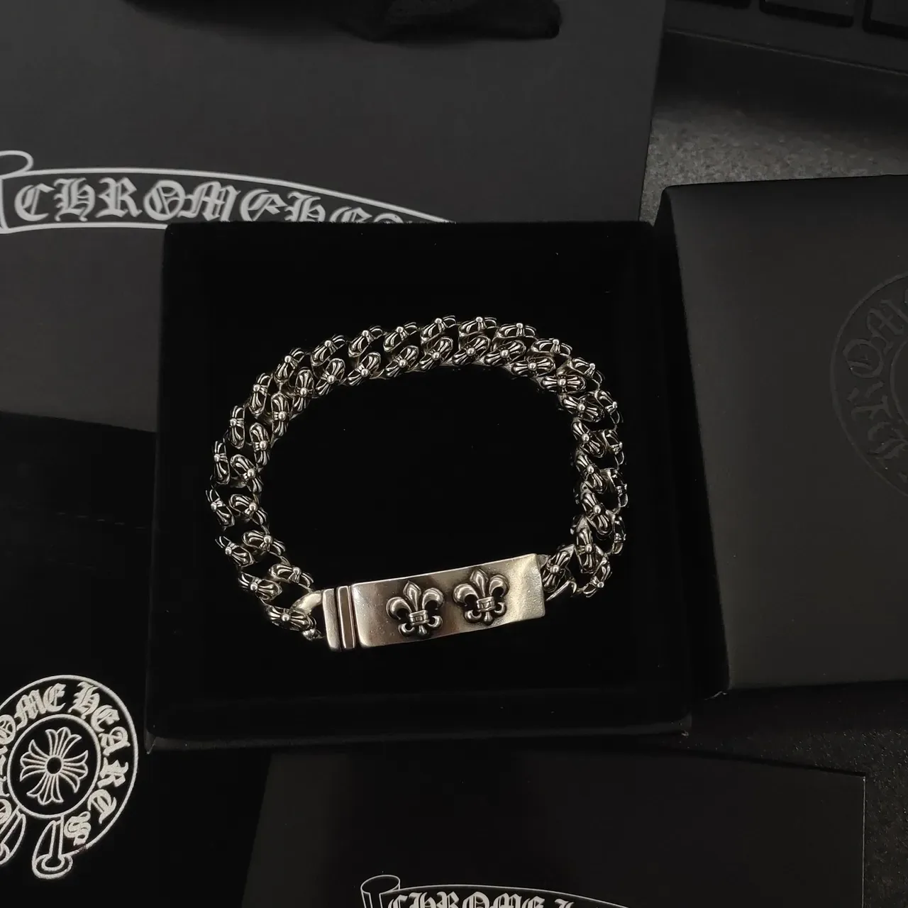 Chrome Hearts Corrente Curb Chain Placa Fleur-de-Lis Pulseira 3