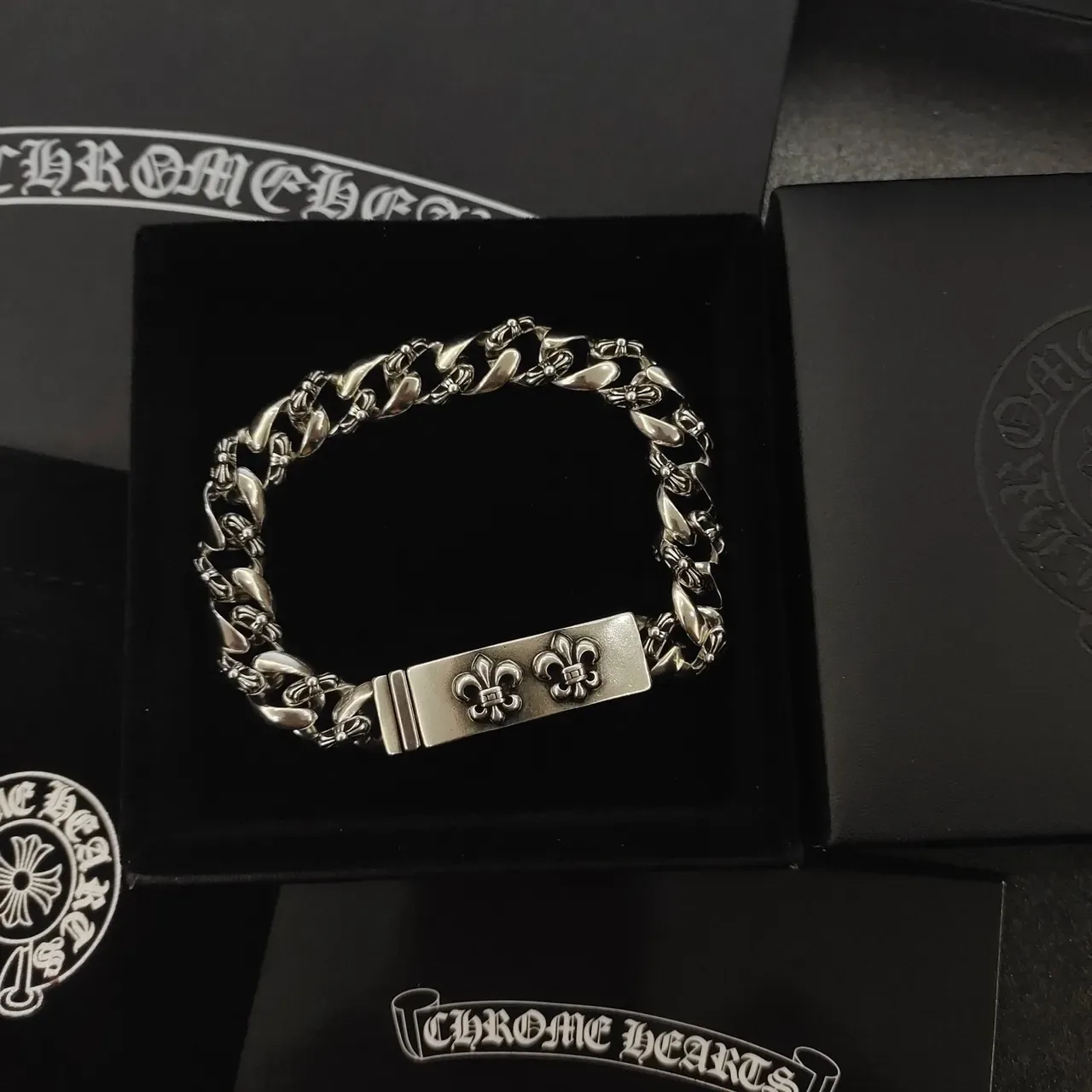 Chrome Hearts Corrente Curb Chain Placa Fleur-de-Lis Pulseira 4