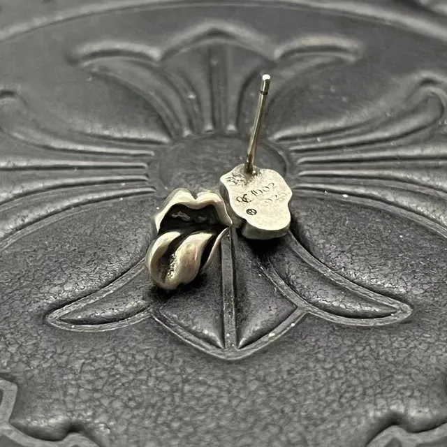 Chrome Hearts গোলাপ স্টাড রূপা কালো ফ্লোরাল মোটিফ অক্সিডাইজড ইয়ারিংস 3