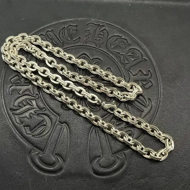 Chrome Hearts Cadena de eslabones ovalados pesados plateada negra totalmente grabada 6