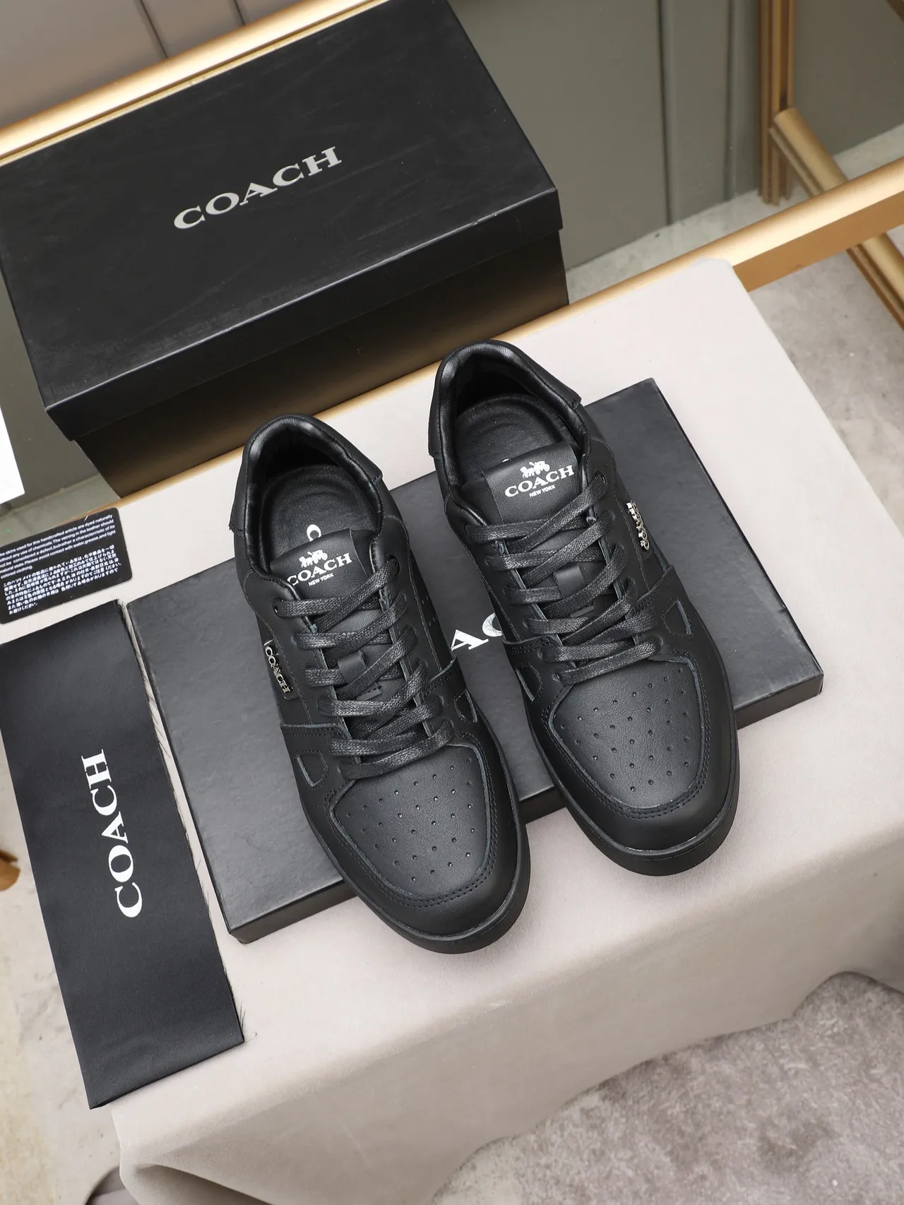 Coach কালো চামড়া ছিদ্রযুক্ত টো লাইফস্টাইল স্নিকার 3