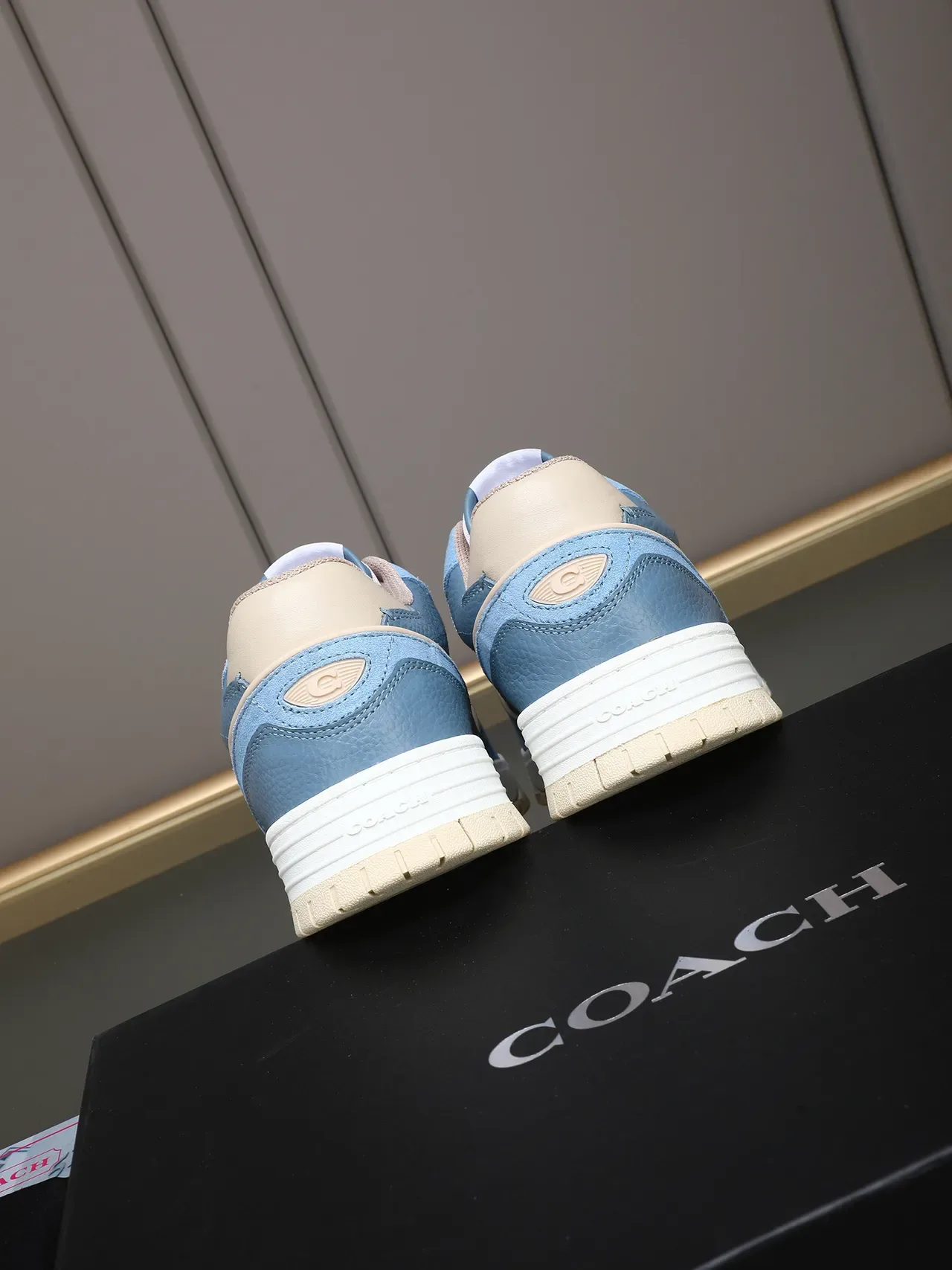 Sneakers Coach Bleu Beige Cuir Grainé Supérieur Logo C Embossé 3