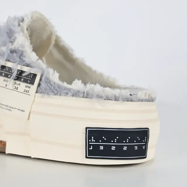 Converse ফাজি প্ল্যাটফর্ম স্লিপ-অন স্নিকার 4