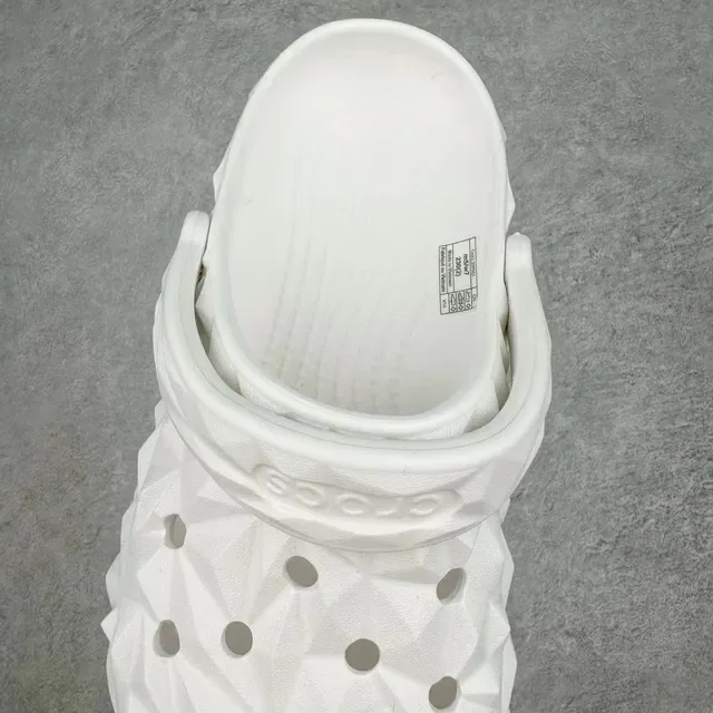 Crocs Echo White Geometric Faceted Upper Molded Foam Construction Clog 6