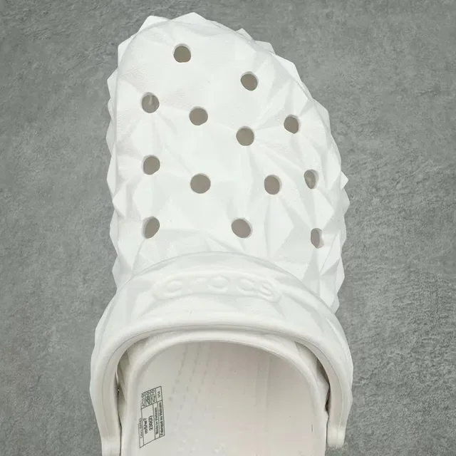 Crocs Echo White Geometric Faceted Upper Molded Foam Construction Clog 7