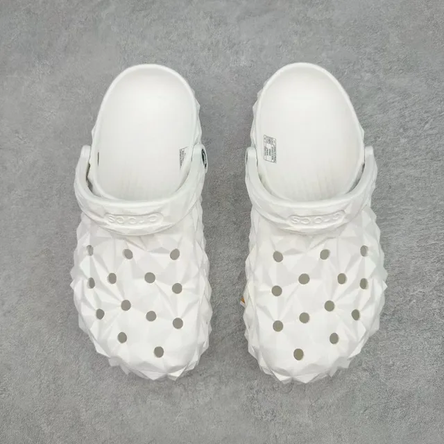 Crocs Echo White Geometric Faceted Upper Molded Foam Construction Clog 9